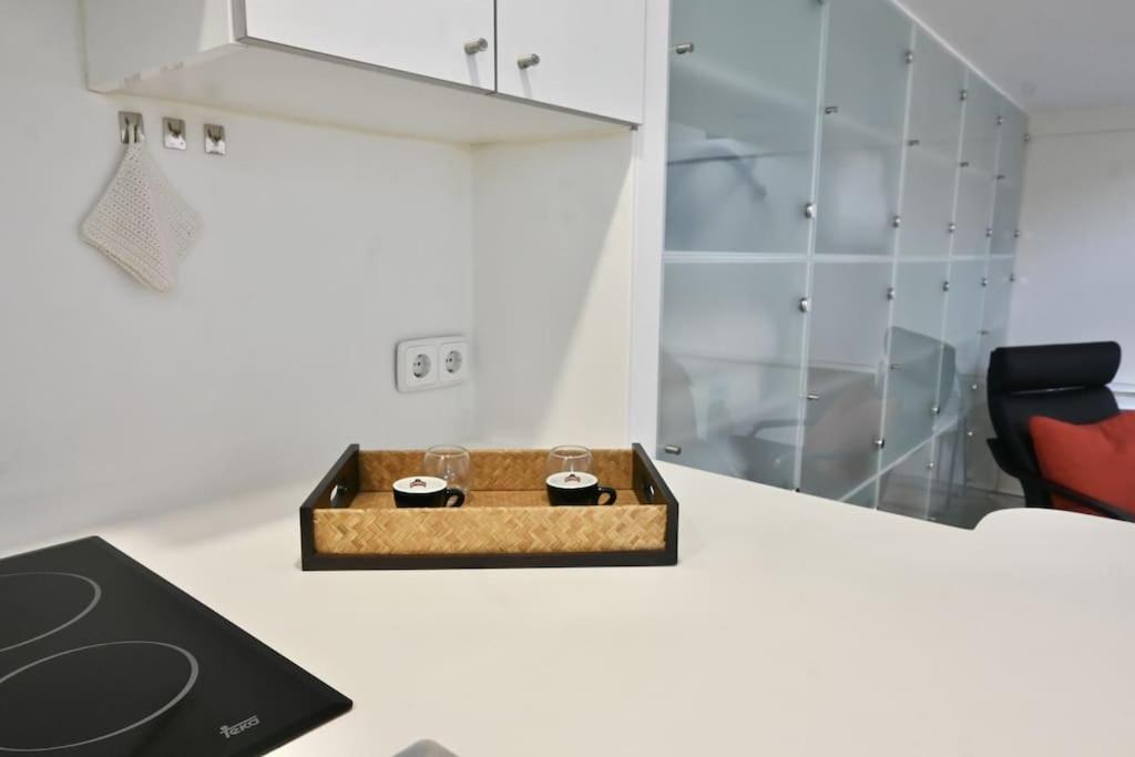 For You Rentals Apartamento Temporal Con Encanto A Pocos Metros Del Sol Myr13 Madrid Exterior photo
