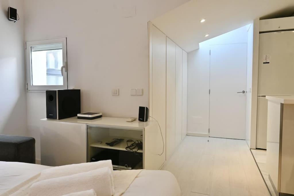 For You Rentals Apartamento Temporal Con Encanto A Pocos Metros Del Sol Myr13 Madrid Exterior photo